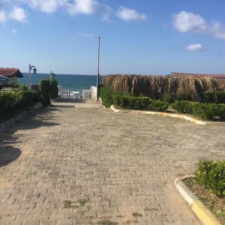 Live Asist Bungolov Beach / Canli Orman Гостевой дом *